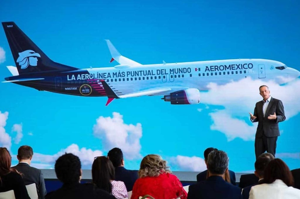 Aeroméxico reconocida como la aerolínea más puntual del mundo