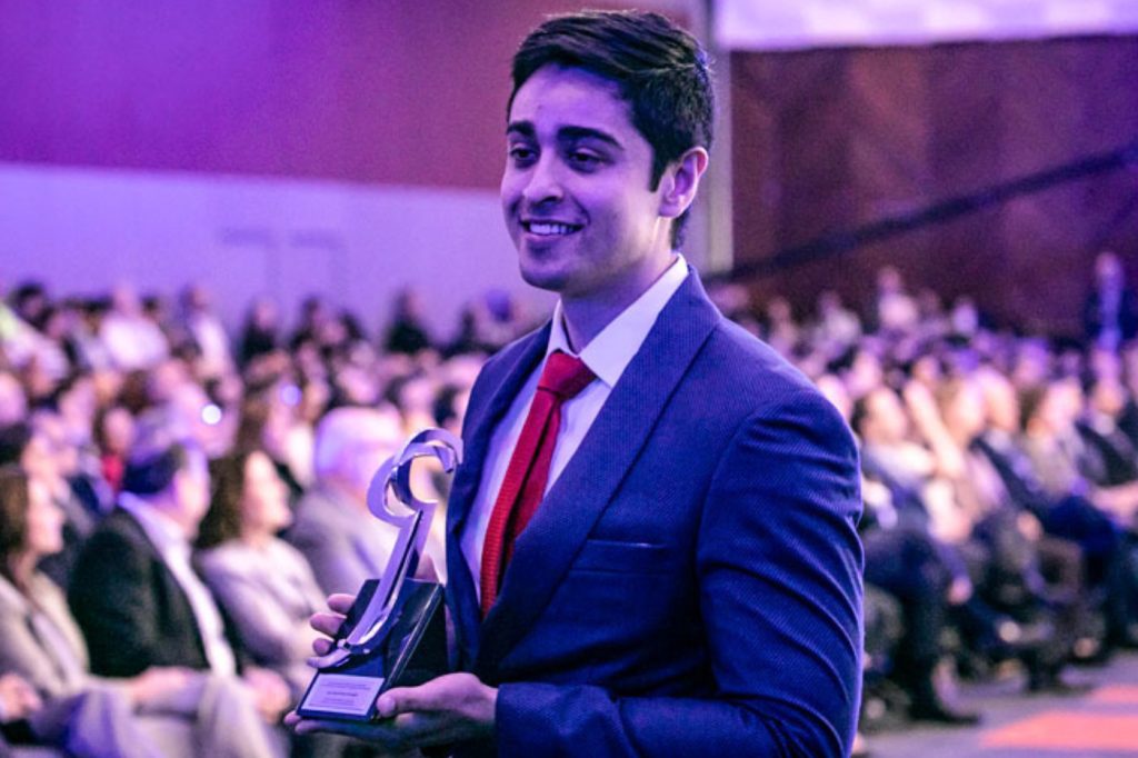 César Daniel Pizarro ganador en la categoría Proyectos de investigación realizados por estudiantes de nivel posgrado.