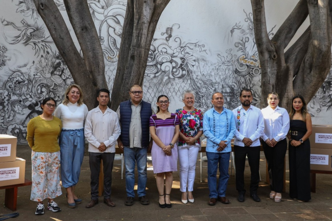 Entrega SEP Oaxaca equipo tecnológico para intercambio virtual de la juventud