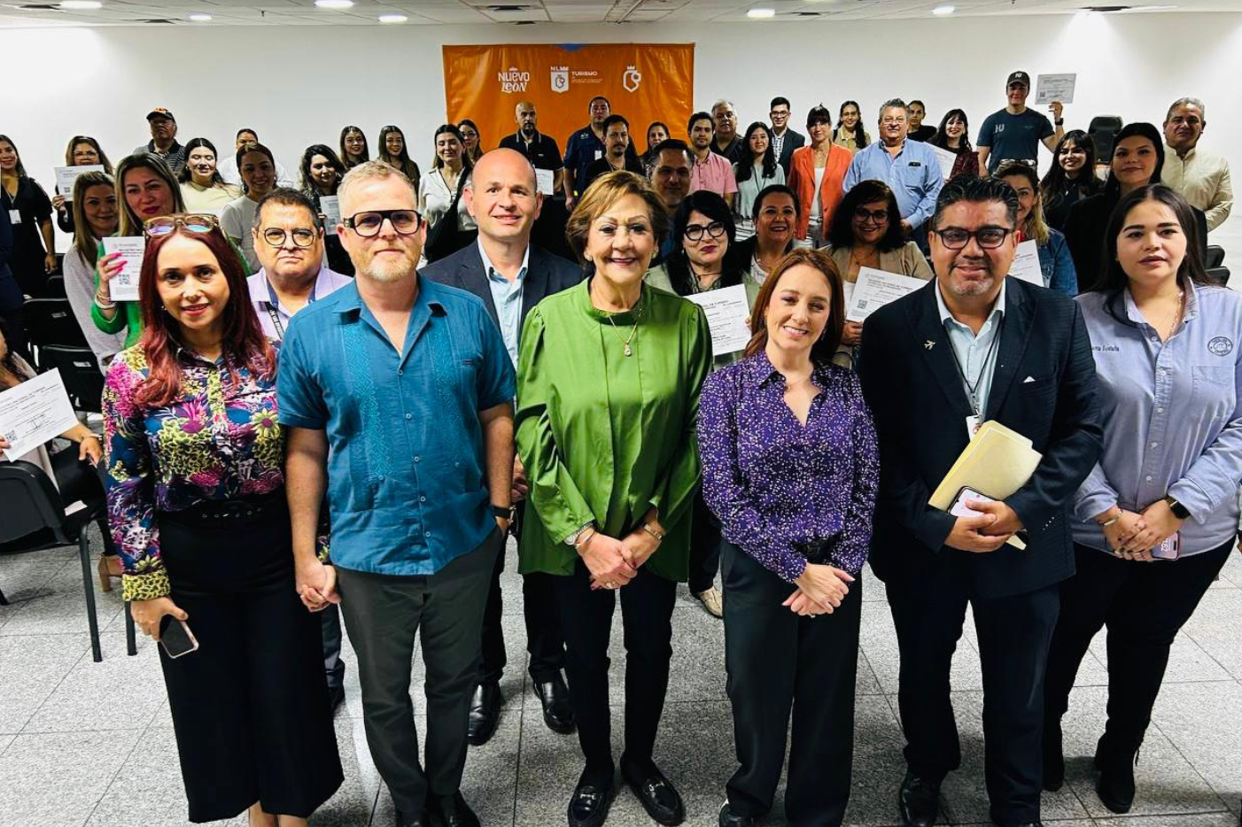 Entrega de cédulas a prestadores de servicios turísticos