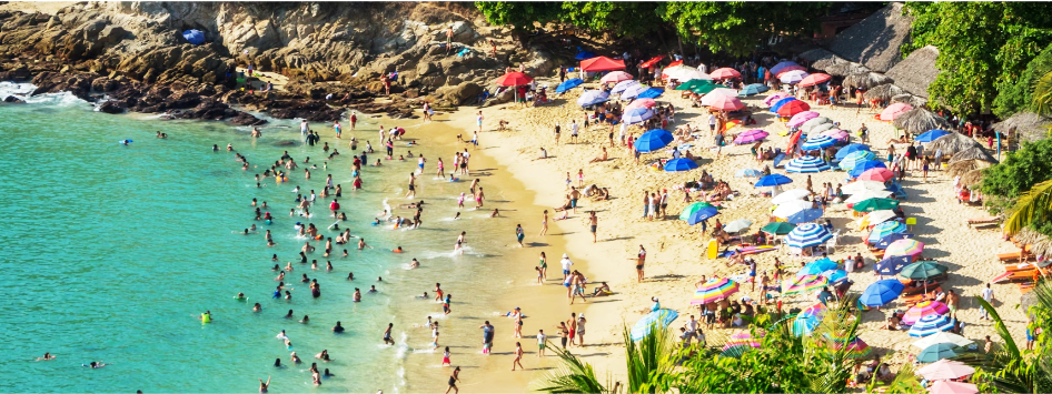 Playa Carrizalillo de Puerto Escondido está en la lista de las 10 mejores playas de México, que “cautiva con sus aguas cristalinas y su belleza natural