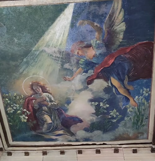 El segundo de los seis frescos en la iglesia es invaluable, se trata de los desposorios de la Virgen María, es un tema del que poco se habla y ha traído controversia en el cristianismo.