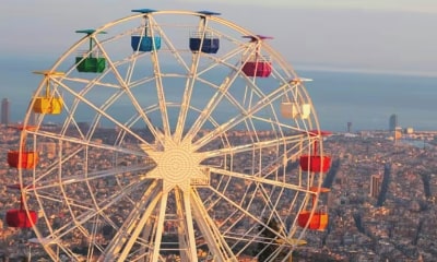 La Barcelona de las vistas
Coge aire y ten cámara en mano, estas vistas quitan el hipo. Visita el mirador de Colón y descubre Las Ramblas desde las alturas. Sube hasta la montaña de Tibidabo y disfruta la panorámica desde la noria del parque de atracciones y desde la Torre de Collserola. ¿Más? Hay un lugar realmente espectacular y menos frecuentado, los antiguos búnkeres del barrio del Carmel.