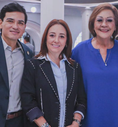 La secretaria de Turismo de Nuevo León, Maricarmen Martínez Villarreal, destacó que el estado cuenta con 29 áreas naturales protegidas, que abarcan más de 157 mil hectáreas, un patrimonio natural que debe aprovecharse de manera responsable.