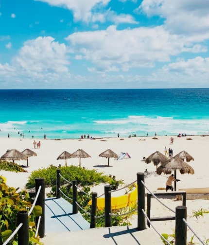 “La meta que nos hemos planteado, lograr que México regrese al quinto lugar mundial en captación de turistas, solo será alcanzable si diseñamos una estrategia innovadora, conjunta y bien focalizada”, puntualizó Antonio Cosío.