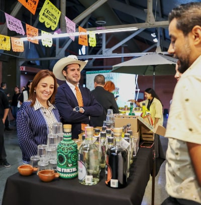 Con el Mezcal Fest fortalecemos la oferta cultural y gastronómica de Nuevo León, vinculando la innovación académica del Simposio con experiencias auténticas para la ciudadanía y visitantes.