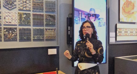 Selene Velazquez señala que la presentación causó tal furor, que el uso de los mosaicos hidráulicos recorrió mares y océanos. Así, a finales del siglo XIX, llegó a Monterrey gracias a “La Industrial”, la primera fábrica de pisos de pasta en la Ciudad.