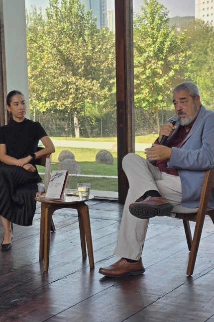 La presentación de “Paraíso claustral” con el poeta Carlos Aganzo será el martes 28 de octubre a las 20:00 horas, la entrada libre.