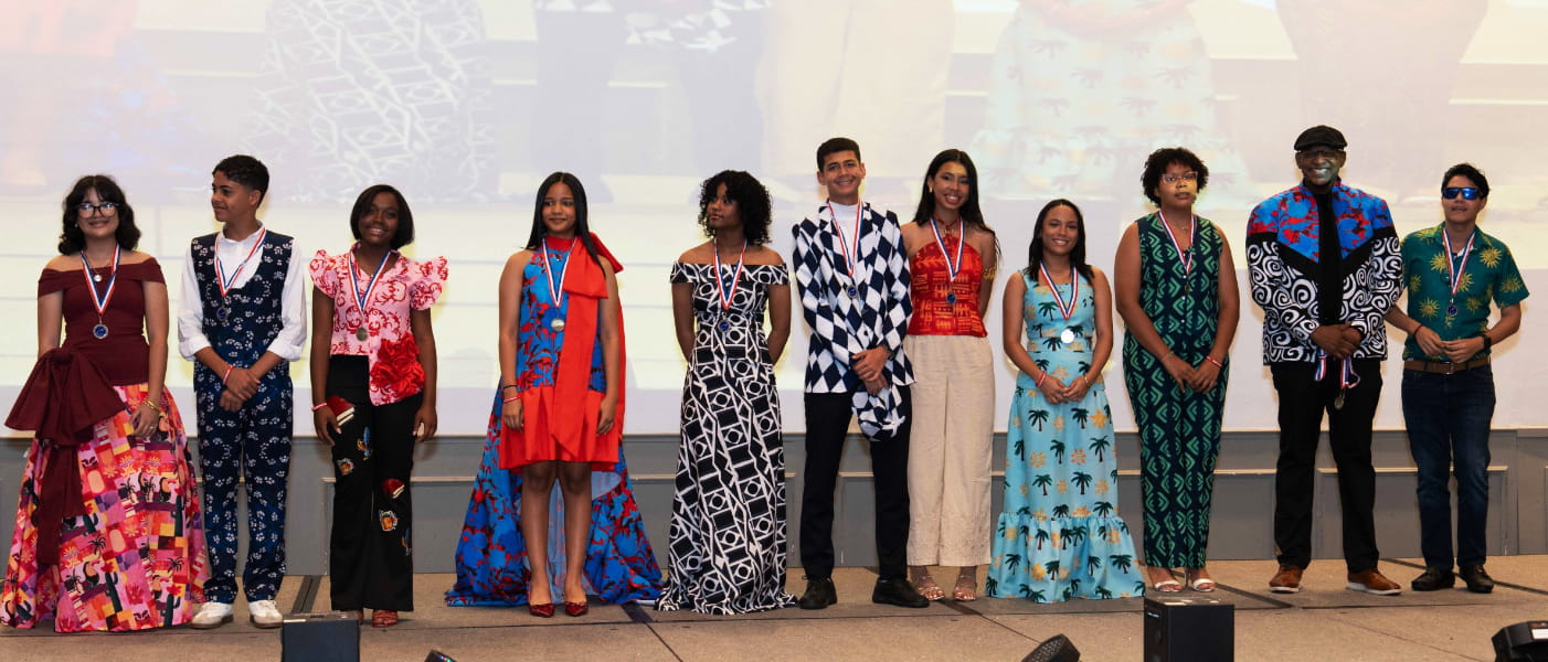 Hilvanando Ilusiones – Dominicana Pinta Bien: el futuro de una nación vestida de arte, talento y orgullo patrio